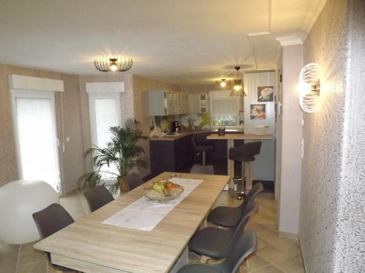 Grosszuegige Ferienwohnung Am Waldesrand Im Seenland Lauta Exterior photo